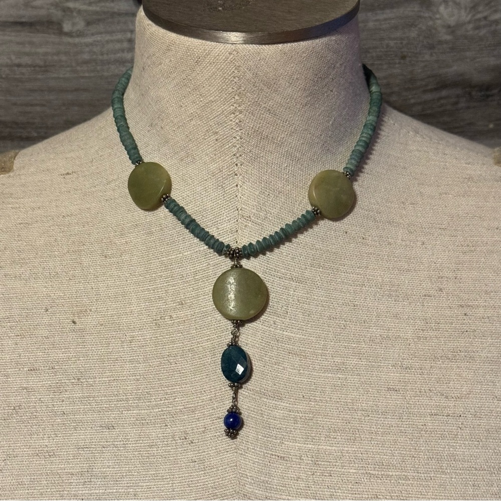 Vintage green blue Chalcedon turquoise beaded Elegant Green Beaded Necklace